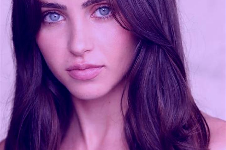 Aurora, 35, a brunette hazel-eyed caucasian companion based in Sant Antonio Abate. Offering Striptease, Girlfriend Experience, 69, Duos. Available for incall...