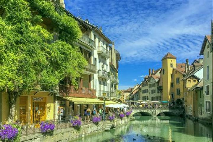 Aurora, 35 — Escort in Anglade, France