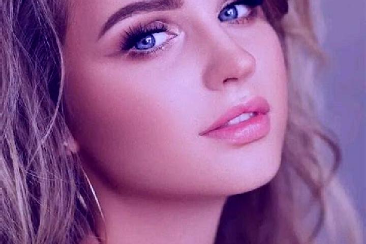 Aurora, 36, a dark blonde blue-eyed european companion based in Nercillac. Offering Massage, Travel Companion, Overnight, Tantra. Available for incall and ou...