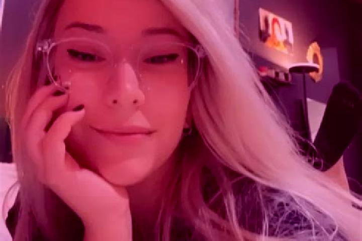 Aurora, 38, a blonde grey-eyed caucasian companion based in Perevoloki. Offering Deep French Kissing, Overnight. Available for incall and outcall, day and ev...