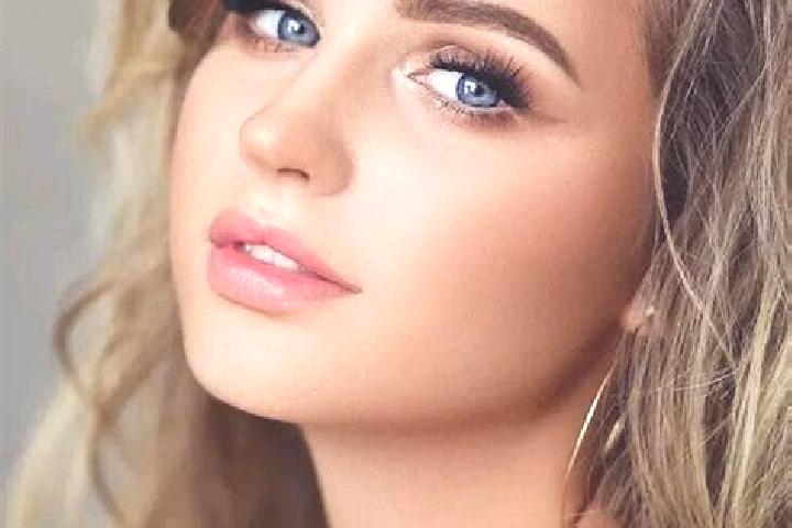 Aurora, 38, a dark blonde blue-eyed middle eastern companion based in Mariano. Offering CIM, BDSM, Massage, Erotic Massage. Available for incall and outcall,...