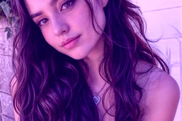 Aurora, 39, a brunette amber-eyed slavic companion based in Badetto. Offering Domination, Duos, Couples, Deep French Kissing, Party Girl. Available for incal...