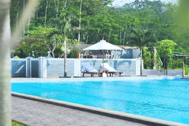 Aurora, 39 — Escort in Pekalongan, Indonesia
