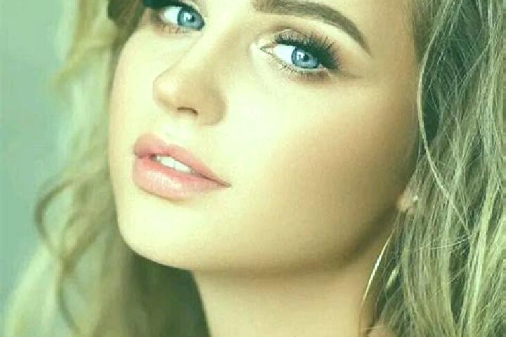 Ava, 22, a dark blonde blue-eyed ebony companion based in Leslie. Offering Duos, CIM, GFE, A-Level. Available for incall and outcall, overnight bookings avai...