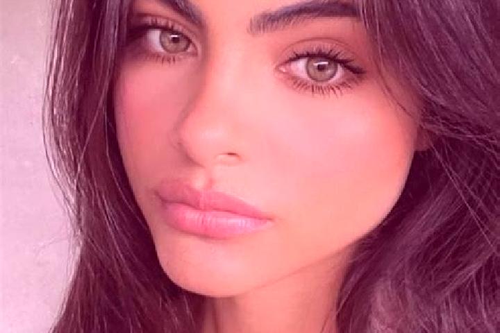 Ava, 23, a auburn grey-eyed indian companion based in Se. Offering Tantra, Deep French Kissing, 69, Fetish. Available for incall and outcall, overnight booki...