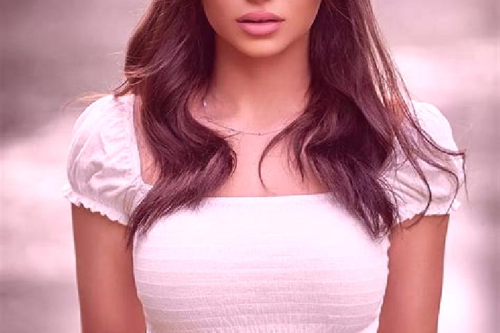 Ava, 23, a brunette brown-eyed middle eastern companion based in Buccino. Offering A-Level, Erotic Massage, Party Girl, Travel Companion. Available for incal...