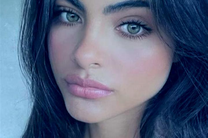 Ava, 23, a brunette hazel-eyed mediterranean companion based in Fornalutx. Offering Massage, Tantra, Duos. Available for incall and outcall, overnight bookin...