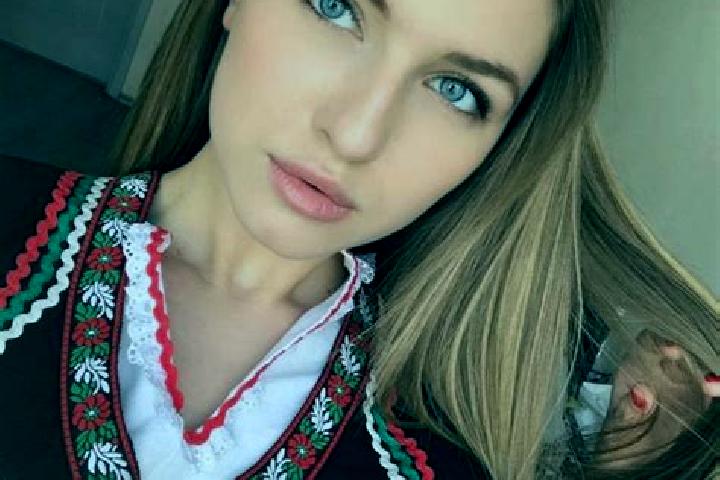 Ava, 23, a dark blonde green-eyed slavic companion based in Vaux-le-Penil. Offering A-Level, Domination, Travel Companion. Available for incall and outcall, ...