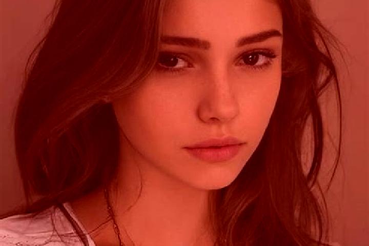 Ava, 23, a red grey-eyed slavic companion based in Pirapora. Offering Massage, Striptease, OWO. Available for incall and outcall, day and evening dates.
