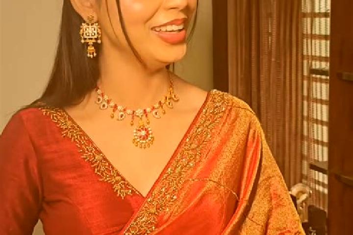 Ava, 23 — Escort in Kharod, India