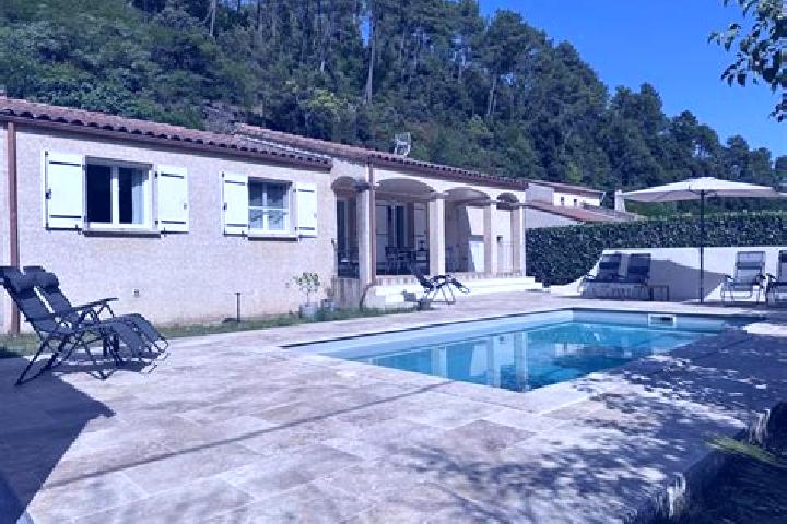 Ava, 23 — Escort in Le Martinet, France