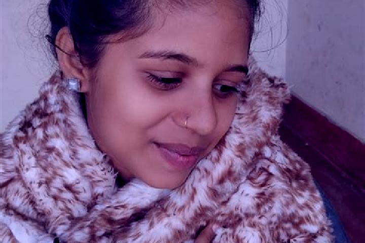 Ava, 23 — Escort in Siwani, India