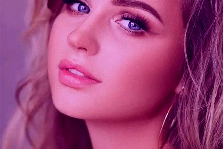 Ava, 24, a dark blonde blue-eyed ebony companion based in Frankfort Square. Offering Striptease, Dinner Date, Roleplay, CIM, OWO. Available for incall and ou...