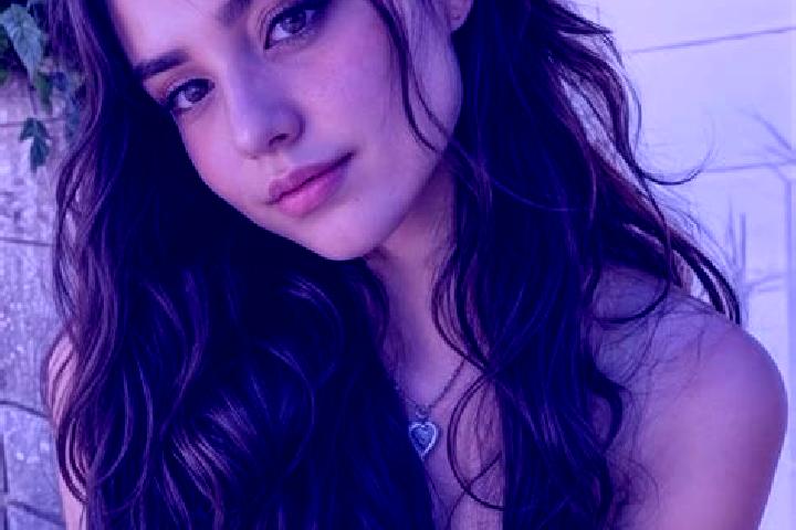 Ava, 24, a red hazel-eyed latina companion based in Pechea. Offering Party Girl, CIM, Prostate Massage. Available for incall and outcall, day and evening dates.