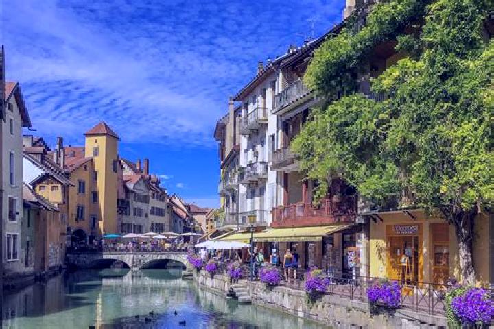 Ava, 24 — Escort in Benassay, France