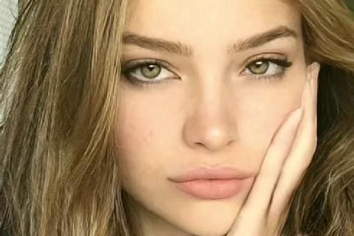 Ava, 25, a brunette green-eyed slavic companion based in Mecseknadasd. Offering Duos, Deep French Kissing, GFE. Available for incall and outcall, overnight b...