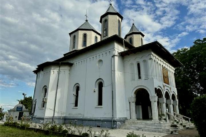 Ava, 26 — Escort in Filipestii de Targ, Romania