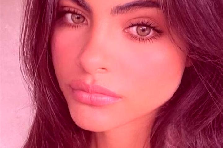 Ava, 27, a brunette dark-eyed european companion based in Cormelles-le-Royal. Offering Deep French Kissing, Girlfriend Experience, OWO, Roleplay. Available f...