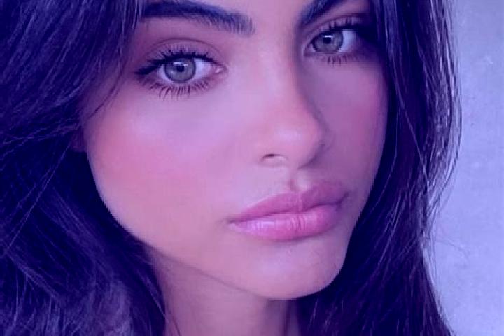 Ava, 27, a brunette grey-eyed middle eastern companion based in River Forest. Offering CIM, Girlfriend Experience, Duos. Available for incall and outcall, da...