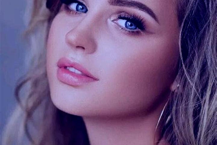Ava, 27, a dark blonde blue-eyed indian companion based in Fu Shan Estate. Offering Girlfriend Experience, Fetish, A-Level. Available for incall and outcall,...