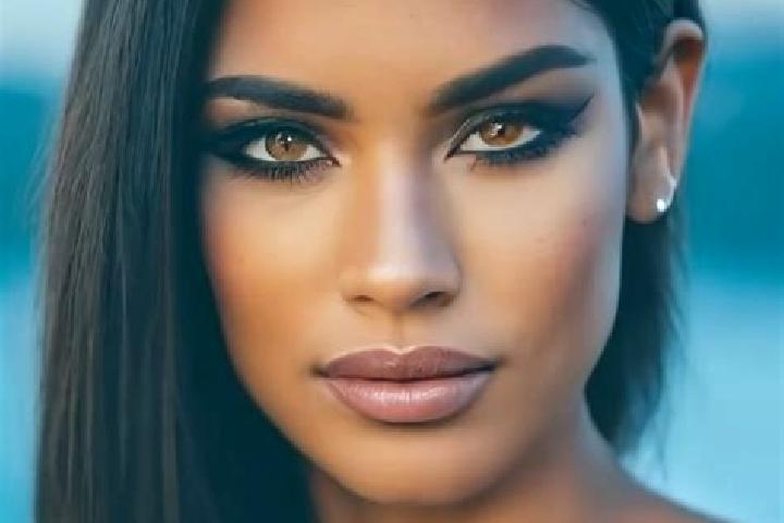 Ava, 28, a red amber-eyed latina companion based in Garzigliana. Offering Domination, OWO, Massage, Striptease. Available for incall and outcall, day and eve...