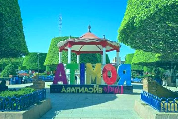 Ava, 28 — Escort in Romita, Mexico
