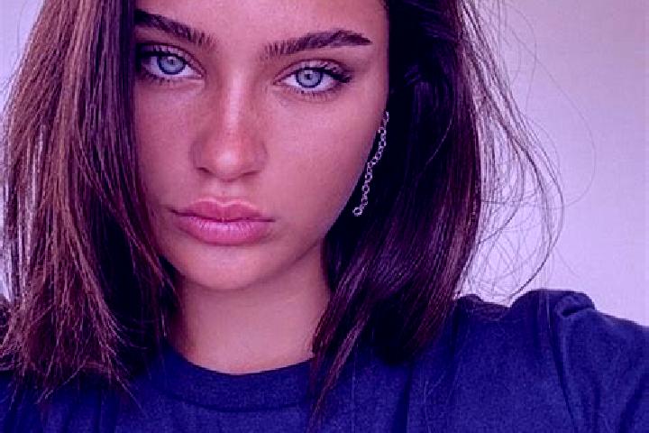 Ava, 29, a brunette dark-eyed ebony companion based in Folgoso de la Ribera. Offering 69, CIM, A-Level. Available for incall and outcall, day and evening dates.