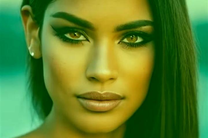 Ava, 29, a chestnut dark-eyed latina companion based in Conca. Offering Party Girl, GFE, Tantra. Available for incall and outcall, day and evening dates.