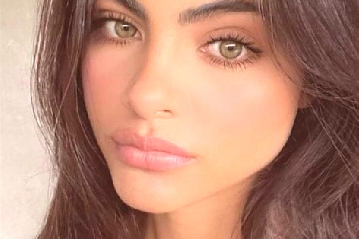 Ava, 30, a dark blonde hazel-eyed middle eastern companion based in Valverde del Fresno. Offering Overnight, Couples, BDSM. Available for incall and outcall,...
