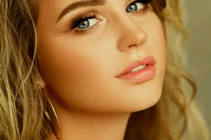 Ava, 31, a dark blonde blue-eyed european companion based in Coyona. Offering Duos, Travel Companion, Party Girl, Prostate Massage, Overnight. Available for ...