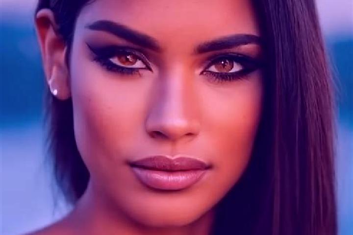Ava, 32, a auburn amber-eyed latina companion based in Frigiliana. Offering Domination, Dinner Date, Fetish. Available for incall and outcall, overnight book...