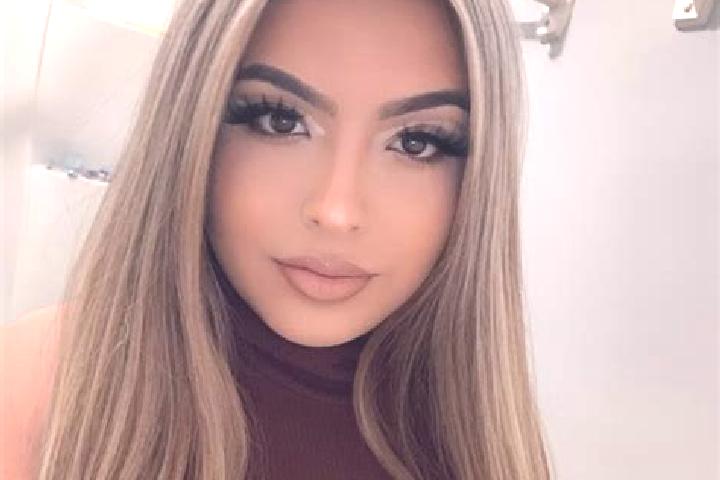 Ava, 32, a blonde amber-eyed latina companion based in Dealu Floreni. Offering 69, Striptease, Domination. Available for incall and outcall, overnight bookin...