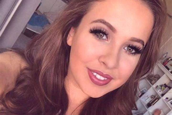 Ava, 32, a brunette amber-eyed mixed companion based in San Mauro di Saline. Offering Travel Companion, Girlfriend Experience, 69, GFE, Duos. Available for i...