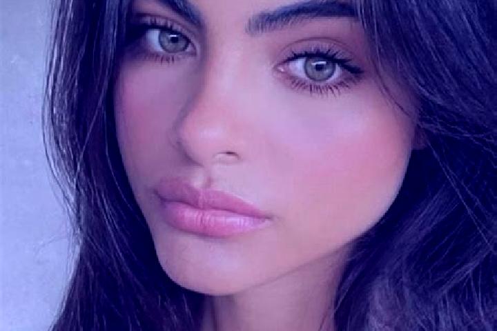 Ava, 32, a brunette green-eyed latina companion based in Kotla. Offering BDSM, Erotic Massage, Domination. Available for incall and outcall, overnight bookin...