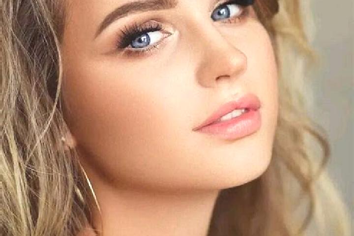 Ava, 32, a dark blonde blue-eyed mediterranean companion based in Cleora. Offering Duos, Roleplay, Couples, BDSM. Available for incall and outcall, overnight...