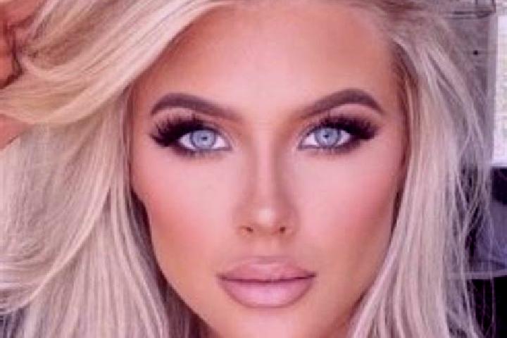 Ava, 32, a platinum blonde green-eyed slavic companion based in Wolbrom. Offering Massage, Deep French Kissing, Striptease, Prostate Massage. Available for i...