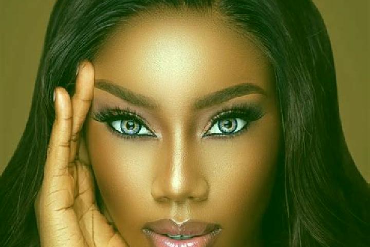 Ava, 32, a red blue-eyed ebony companion based in Kanoua. Offering Dinner Date, A-Level, Domination. Available for incall and outcall, overnight bookings ava...