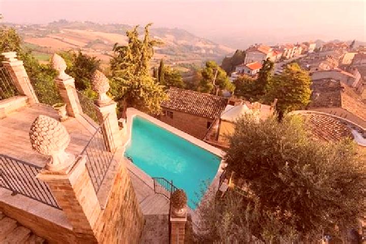 Ava, 32 — Escort in Petritoli, Italy