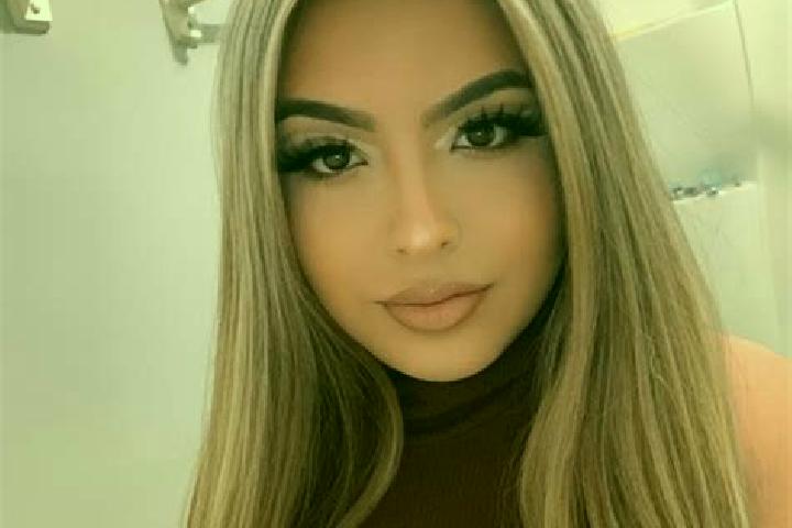 Ava, 33, a blonde amber-eyed latina companion based in Le Val. Offering Couples, Overnight, Duos. Available for incall and outcall, day and evening dates.