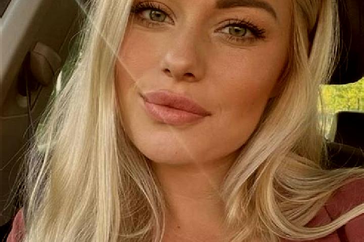 Ava, 33, a blonde hazel-eyed caribbean companion based in Barrack Heights. Offering Travel Companion, A-Level, Overnight. Available for incall and outcall, d...