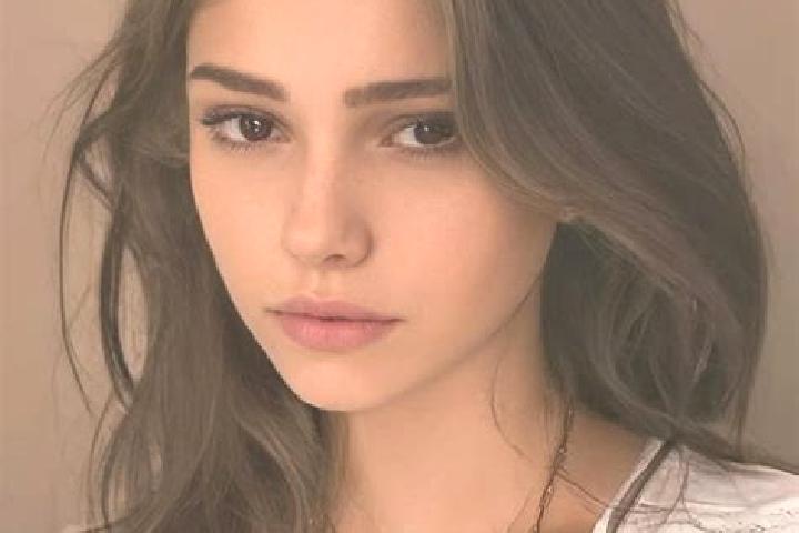 Ava, 34, a chestnut brown-eyed slavic companion based in Stadhampton. Offering Dinner Date, Couples, BDSM, Duos, Deep French Kissing. Available for incall an...