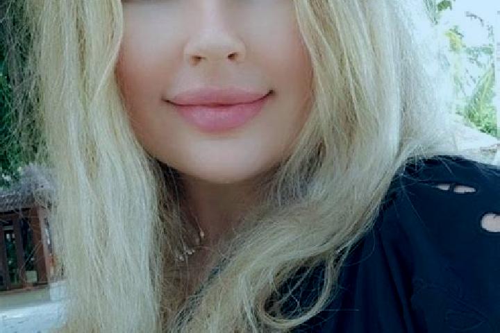 Ava, 34, a dark blonde amber-eyed ebony companion based in Lykovrysi. Offering GFE, Tantra, BDSM, Dinner Date, CIM. Available for incall and outcall, day and...