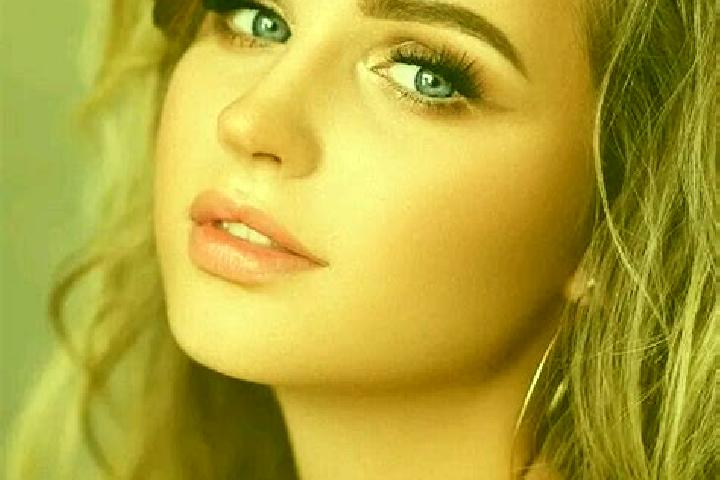 Ava, 34, a dark blonde blue-eyed mediterranean companion based in Saint-Quay-Perros. Offering Dinner Date, Couples, Striptease, Overnight. Available for inca...