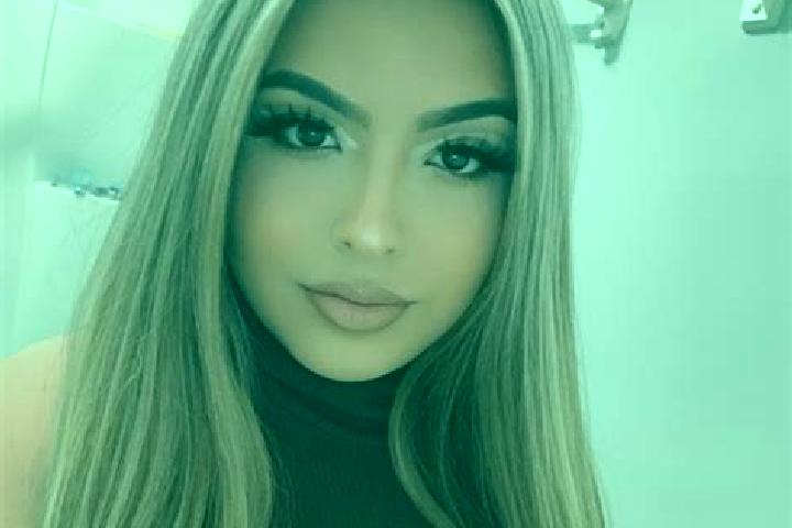 Ava, 35, a blonde grey-eyed latina companion based in Frieres-Faillouel. Offering Overnight, Prostate Massage, Girlfriend Experience. Available for incall an...