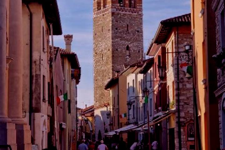 Ava, 35 — Escort in Marano Principato, Italy