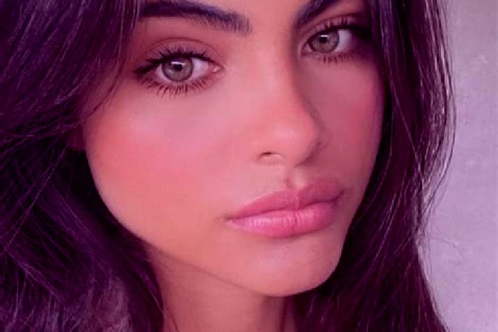 Ava, 36, a brunette dark-eyed slavic companion based in Longueville. Offering OWO, Fetish, Couples. Available for incall and outcall, day and evening dates.