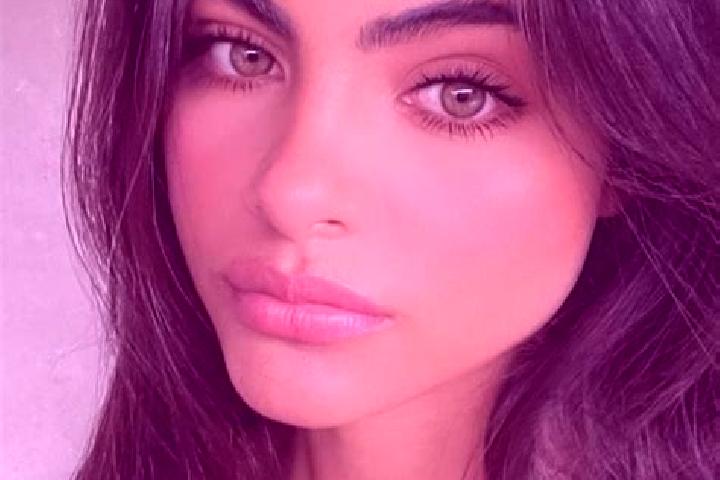 Ava, 36, a red dark-eyed indian companion based in Hombakaripit. Offering Duos, BDSM, Dinner Date. Available for incall and outcall, day and evening dates.