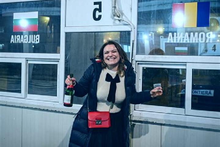 Ava, 36 — Escort in Bragareasa, Romania
