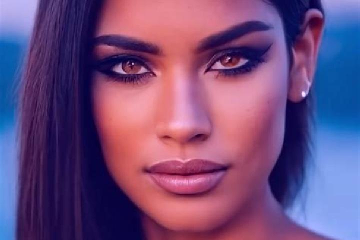 Ava, 38, a chestnut amber-eyed latina companion based in Sarfiraz Kala. Offering Travel Companion, Deep French Kissing, Roleplay, Couples. Available for inca...
