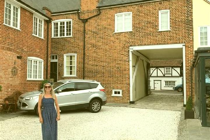 Ava, 38, a chestnut hazel-eyed ebony companion based in Horndon on the Hill. Offering Dinner Date, Party Girl, Striptease, Massage. Available for incall and ...